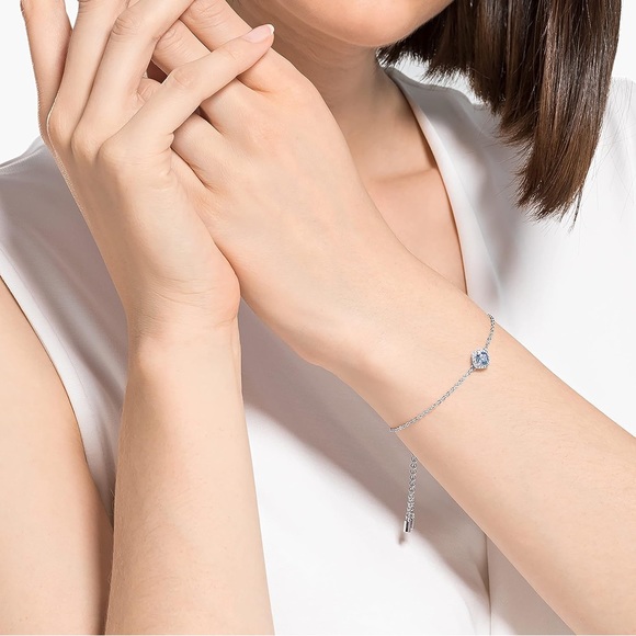 Brand New SWAROVSKI Angelic Cushion Bracelet - Picture 2 of 8